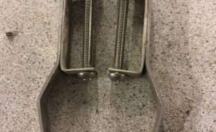 Used Clip Kit For Universal White Stallcock - Dairy Train Classifieds
